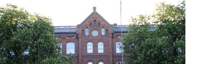 skolebyggning inngang D skolebyggning inngang D
